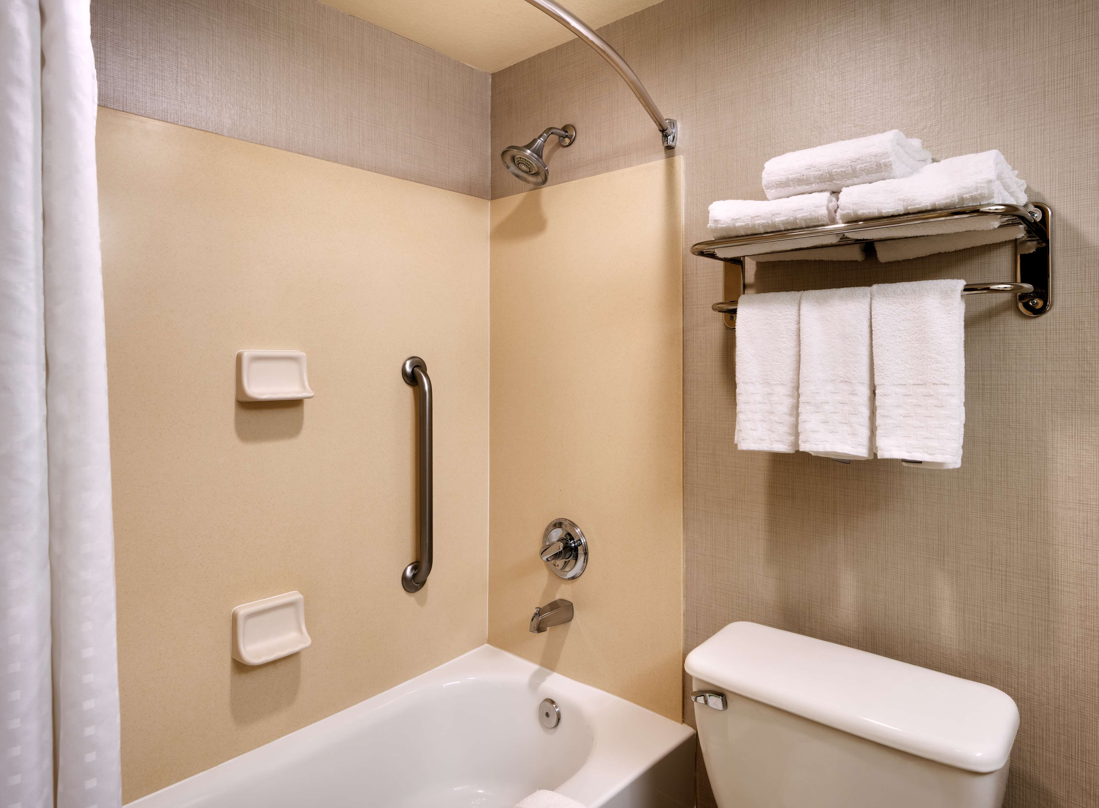 BW Phoenix Downtown Double Room Bathtub