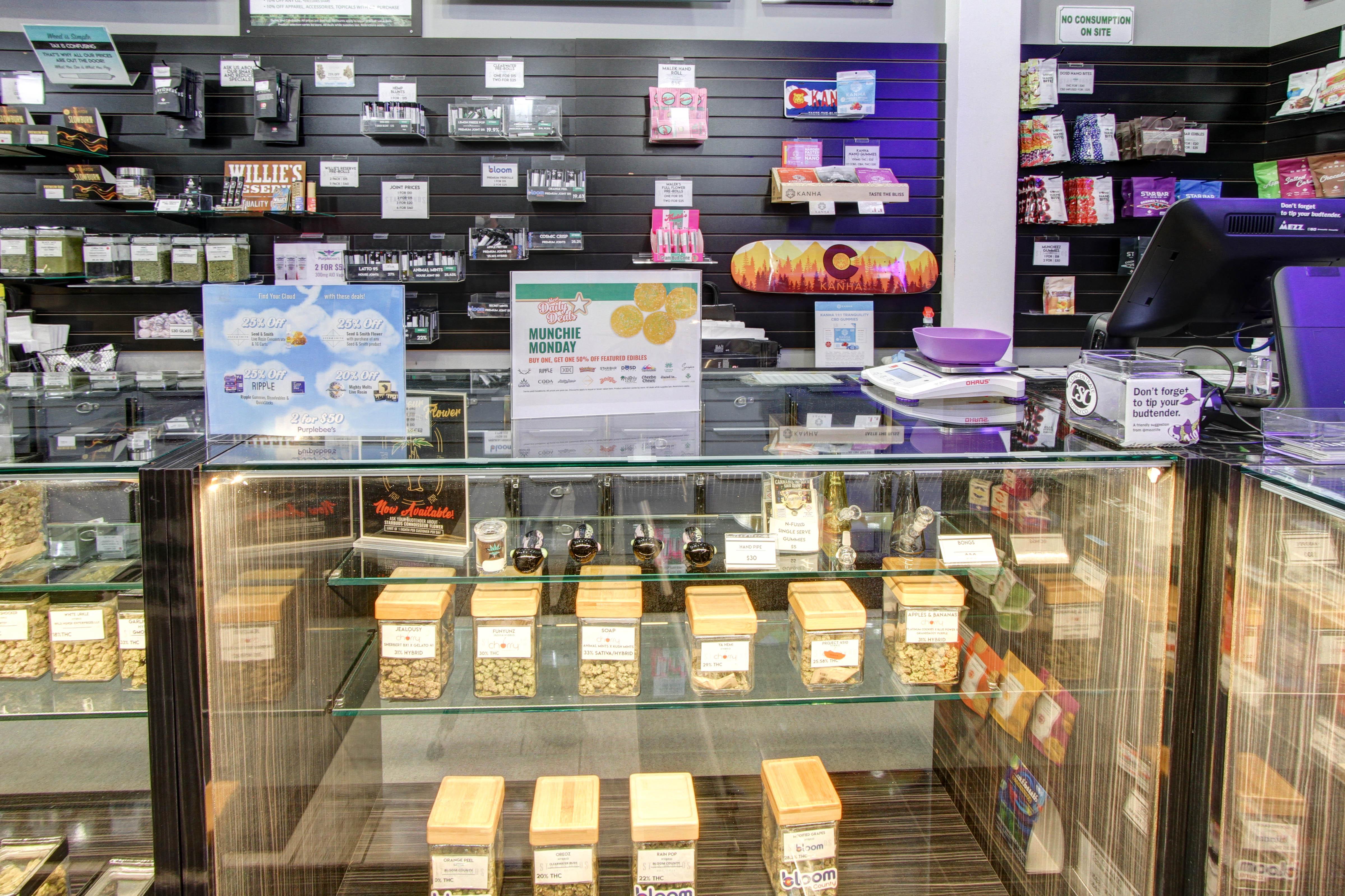 Star Buds North Aurora Image