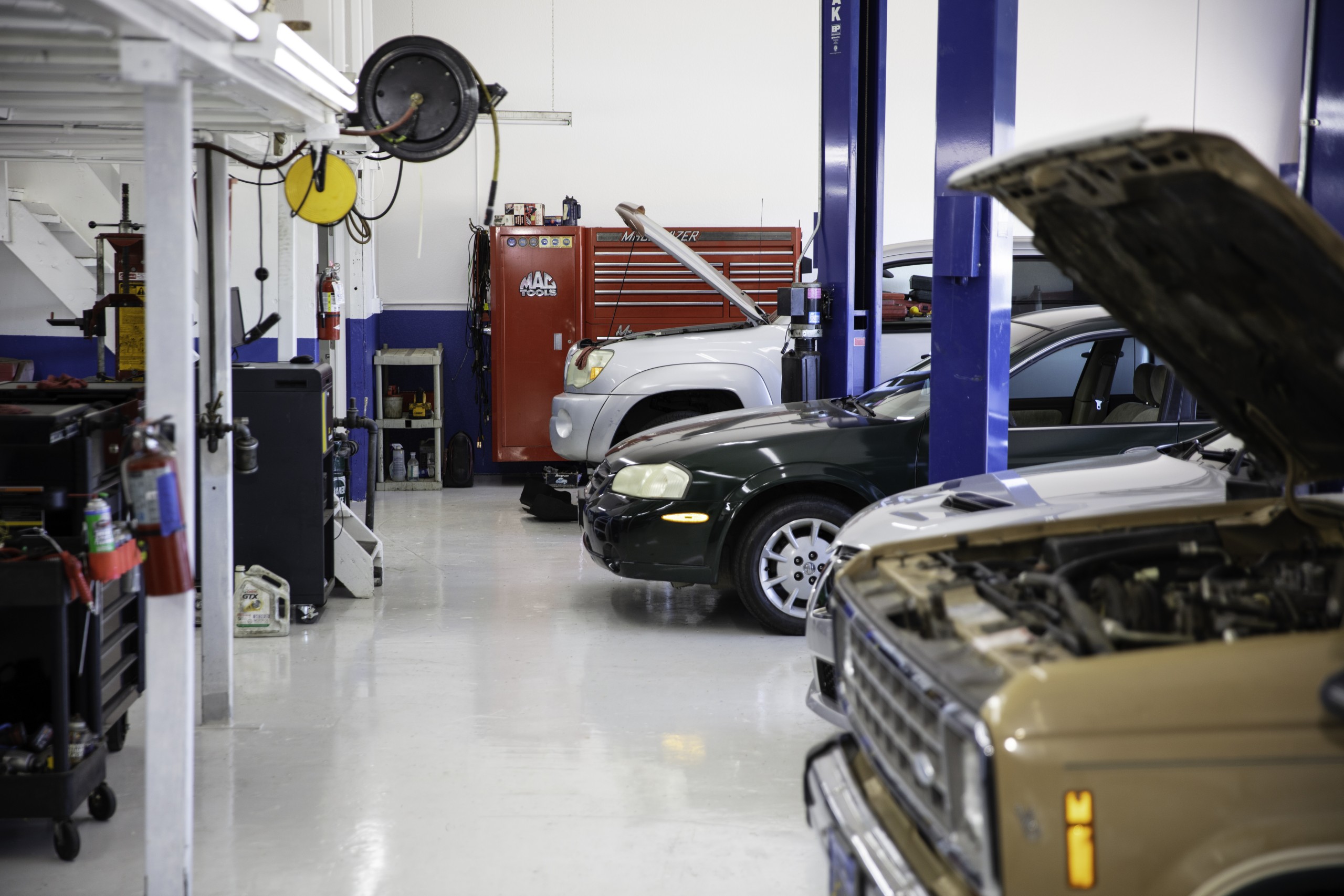 Auto Diagnostic & Repair Image