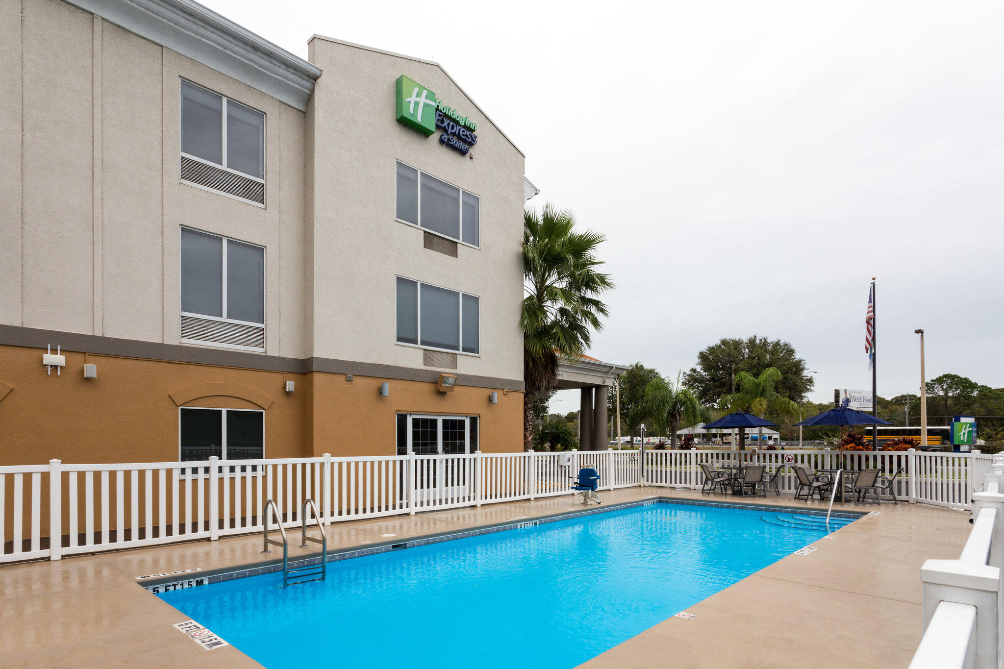 Holiday Inn Express & Suites Tavares - Leesburg Photo