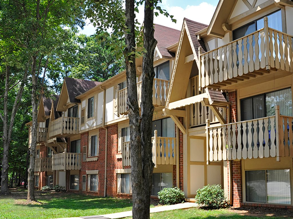 Laurel Woods Apartments Photo