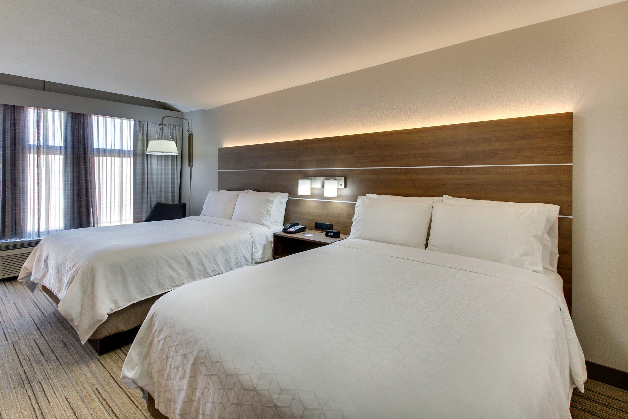 Holiday Inn Express & Suites Atlanta-Emory University Area Photo