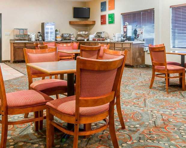Images Comfort Suites