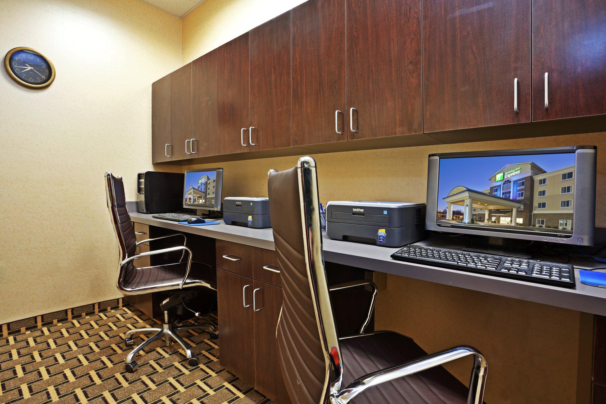 Holiday Inn Express & Suites Statesville Photo