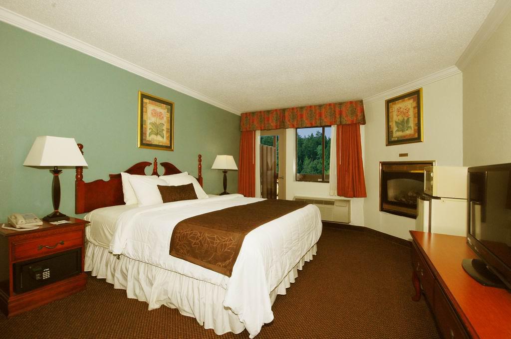 Best Western Plus Riverpark Inn & Conference Center Alpine Helen Image
