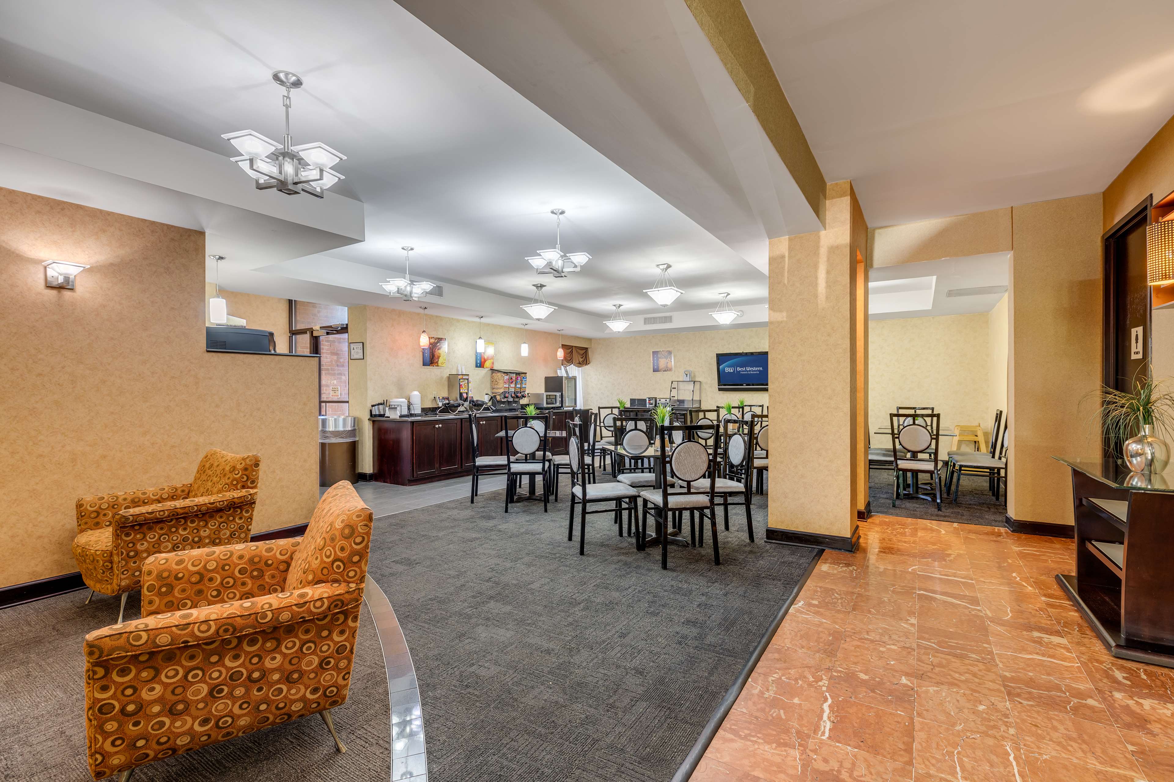 Best Western Plus Charlotte/Matthews Hotel Photo