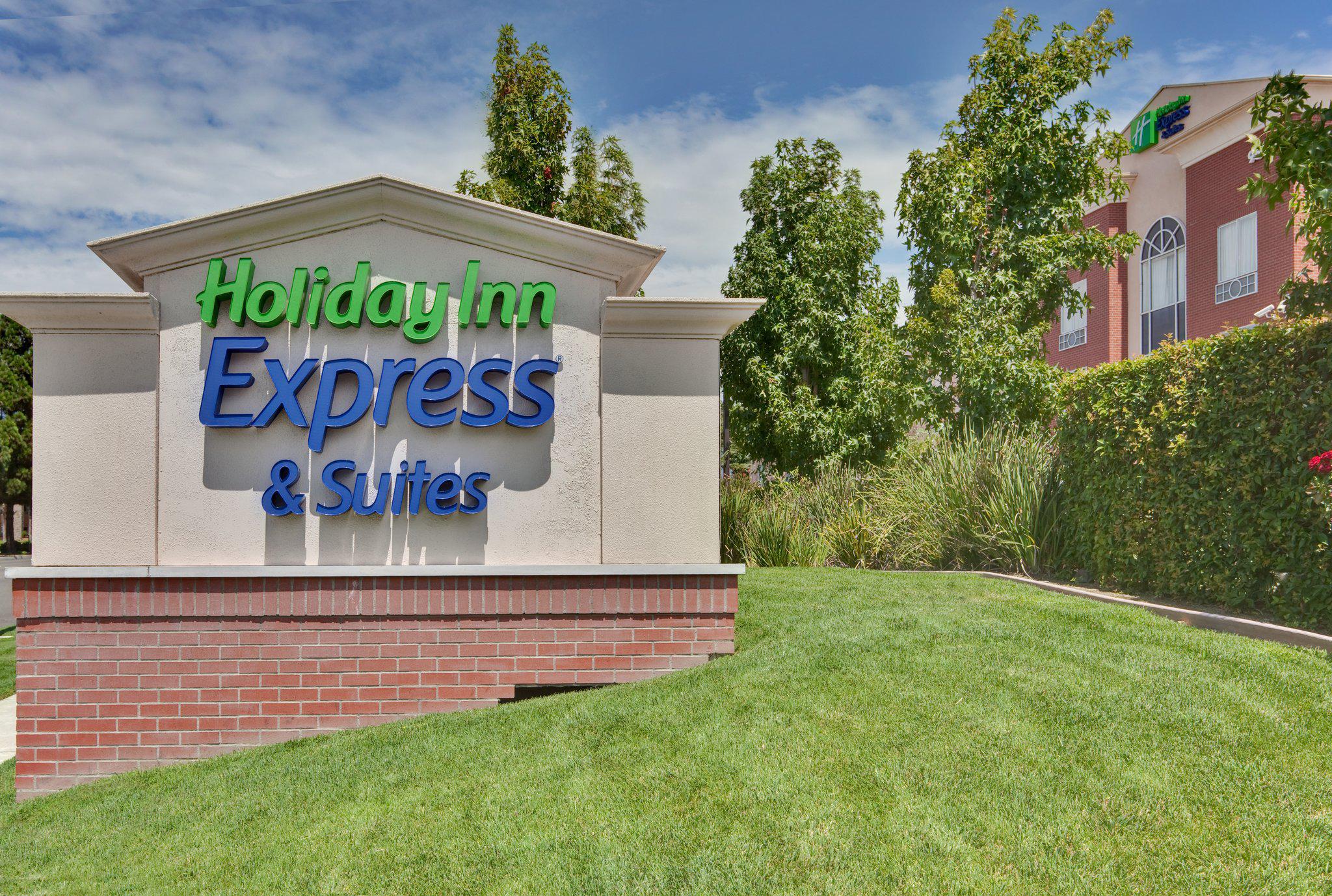 Holiday Inn Express & Suites Ontario Airport-Mills Mall Photo