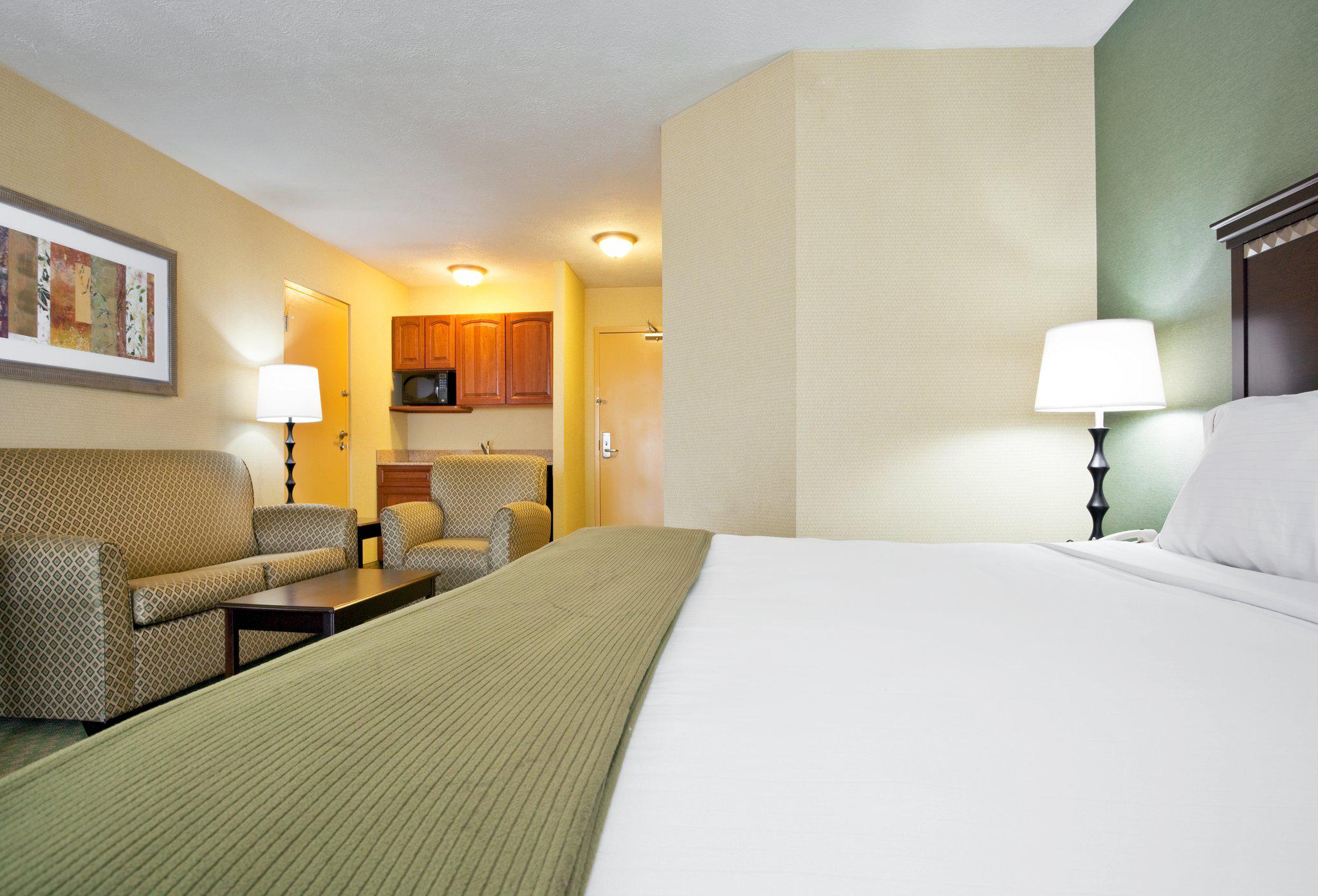 Holiday Inn Express Cincinnati West Photo