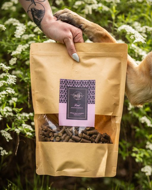 Trockenfutter für Hunde und Katzen
