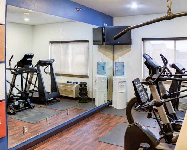 Images Comfort Suites