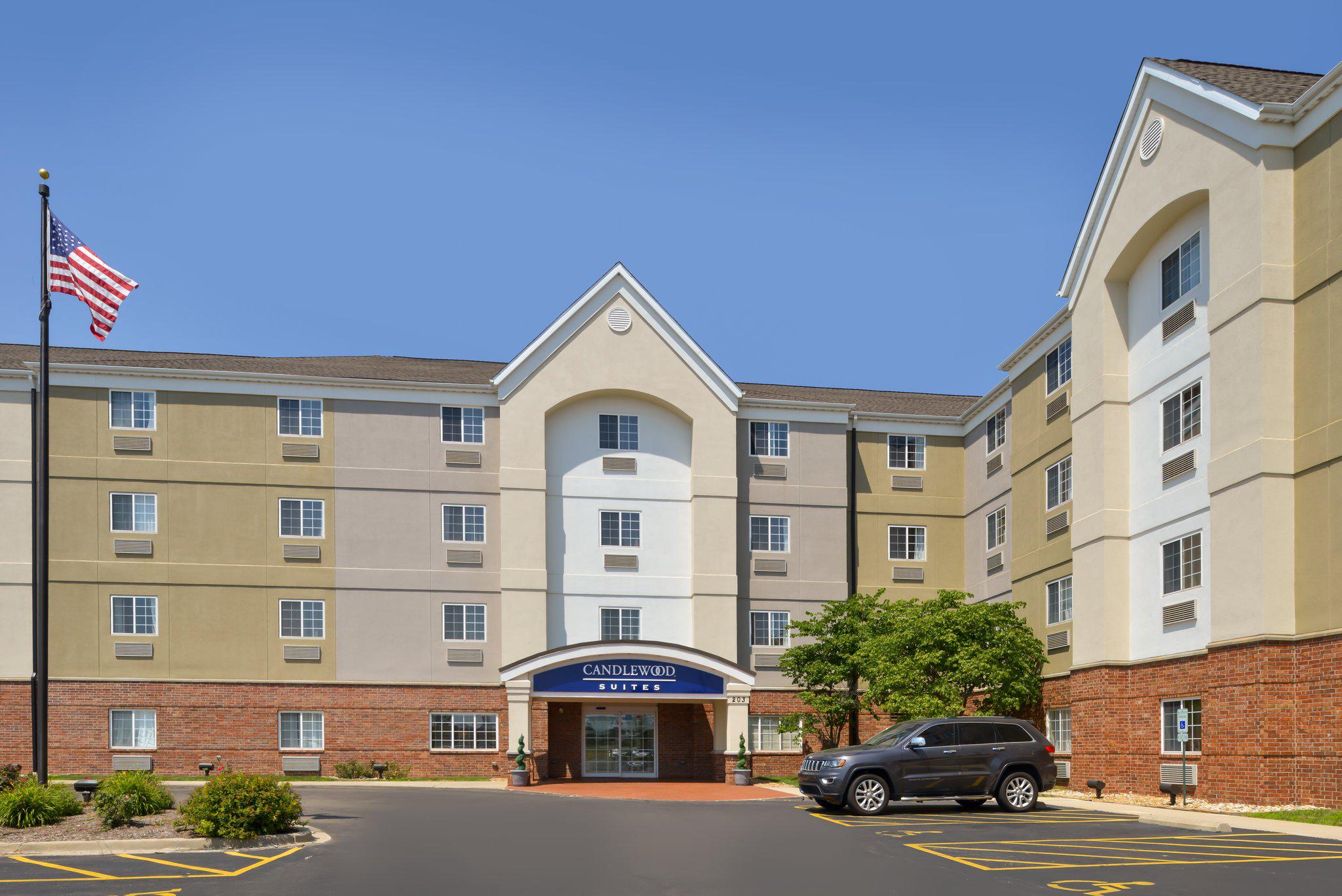 Candlewood Suites Bloomington-Normal Photo