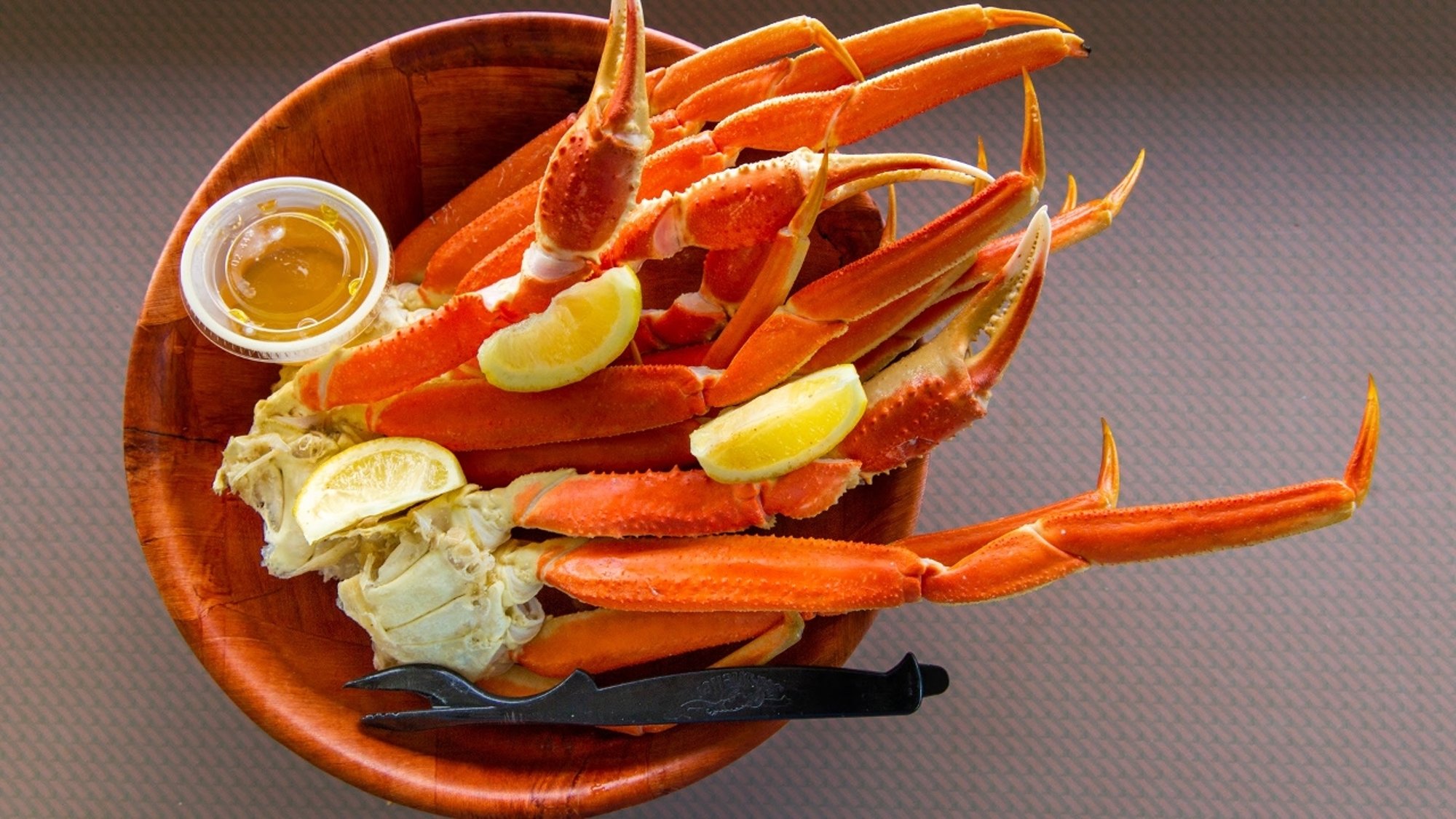 1 Lb Steamed Alaskan Snow Crab Legs