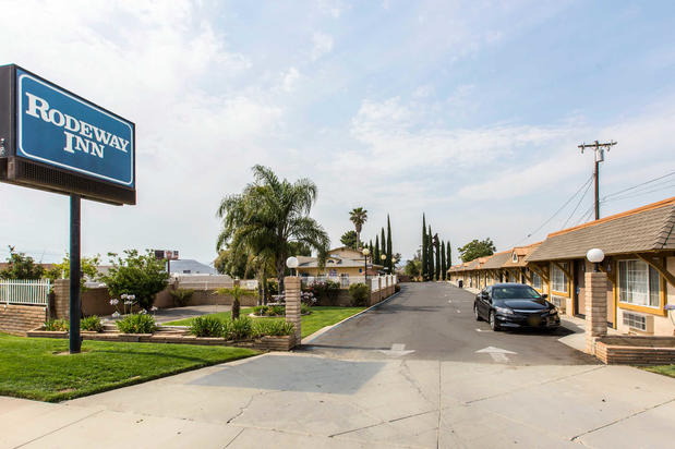 Images Rodeway Inn Beaumont I-10