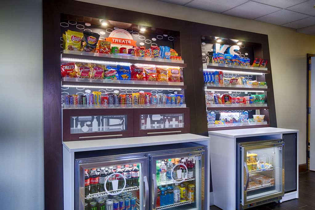 Hampton Inn Salina Image