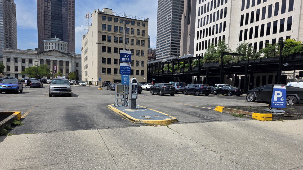 LAZ Parking - 4th & Capital