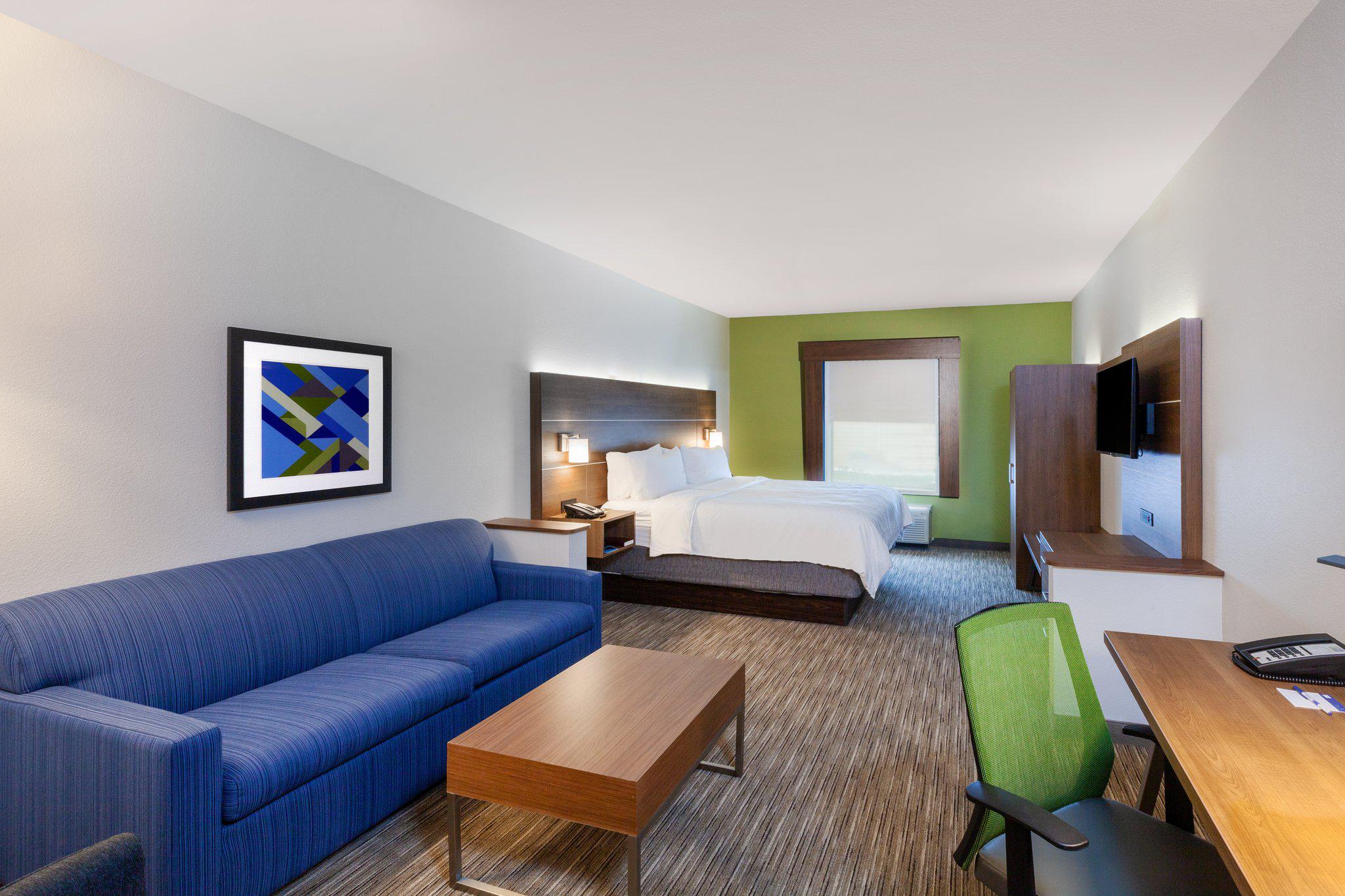 Holiday Inn Express & Suites Port Arthur Central-Mall Area Photo