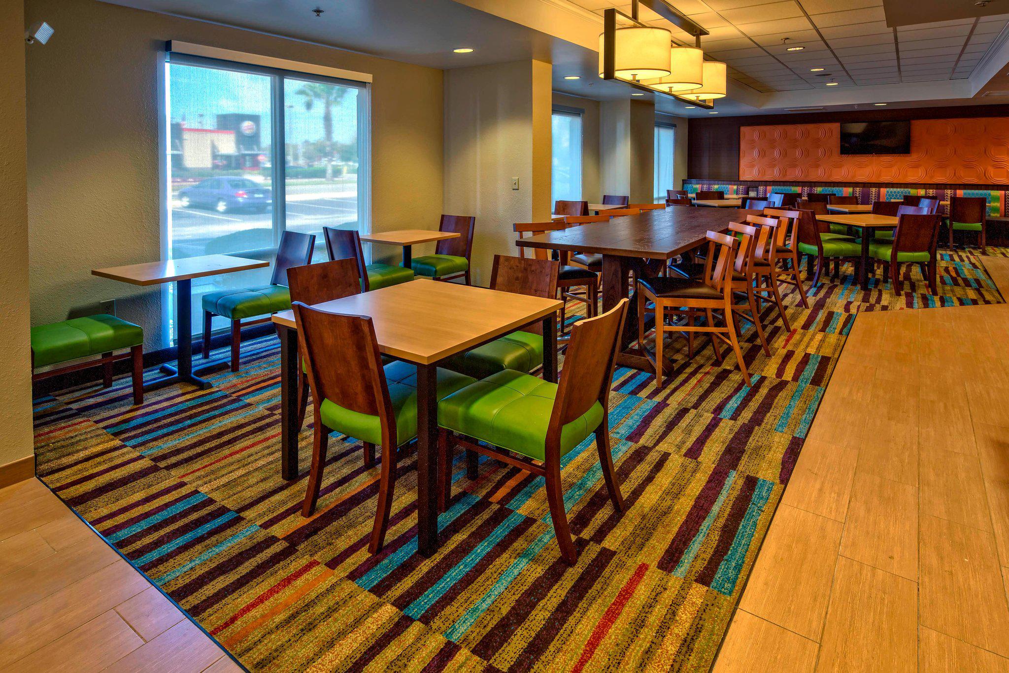 Fairfield Inn & Suites by Marriott Orlando Near Universal Orlando Resort Photo