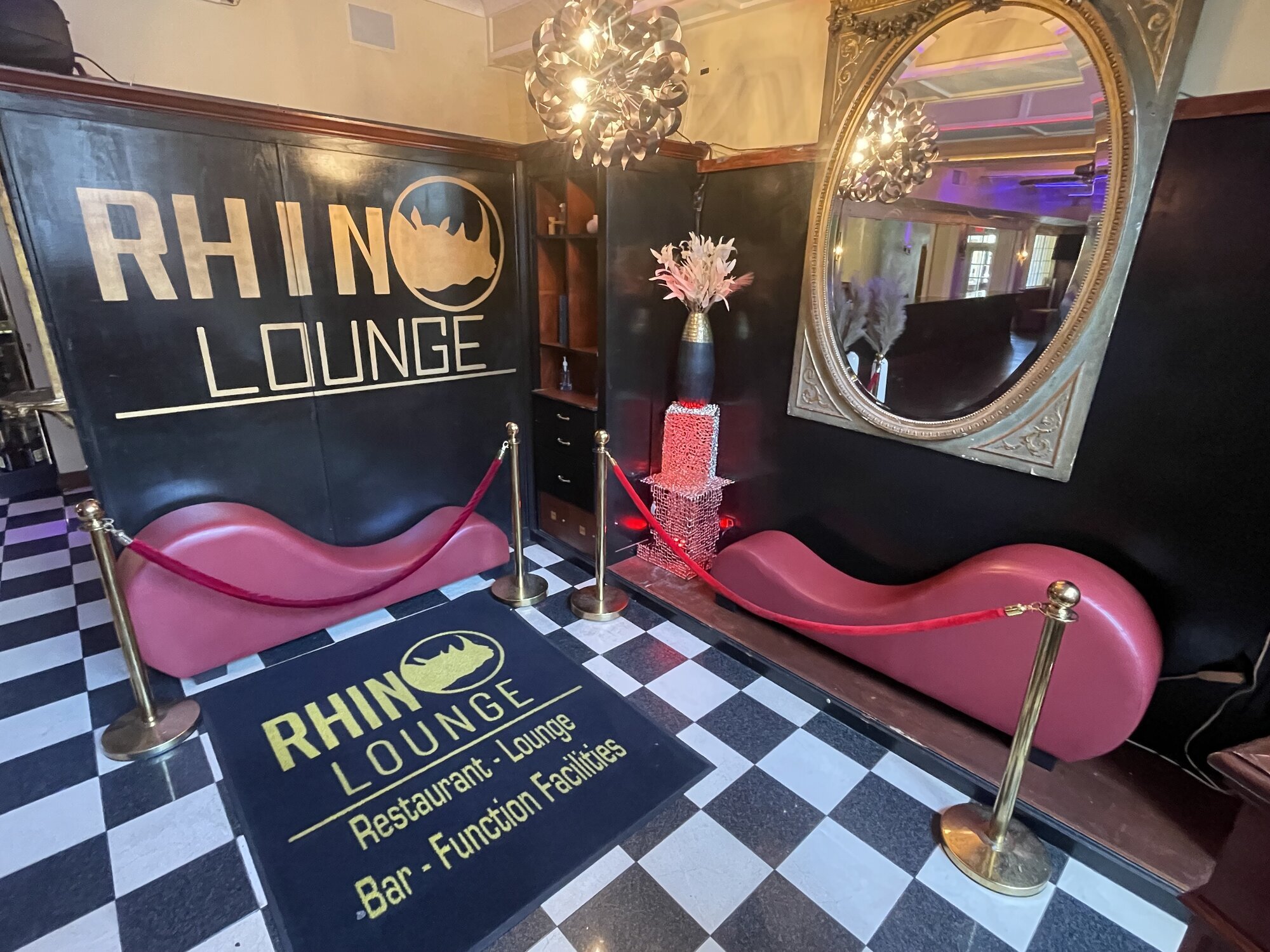 RHINO RESTAURANT & LOUNGE Image