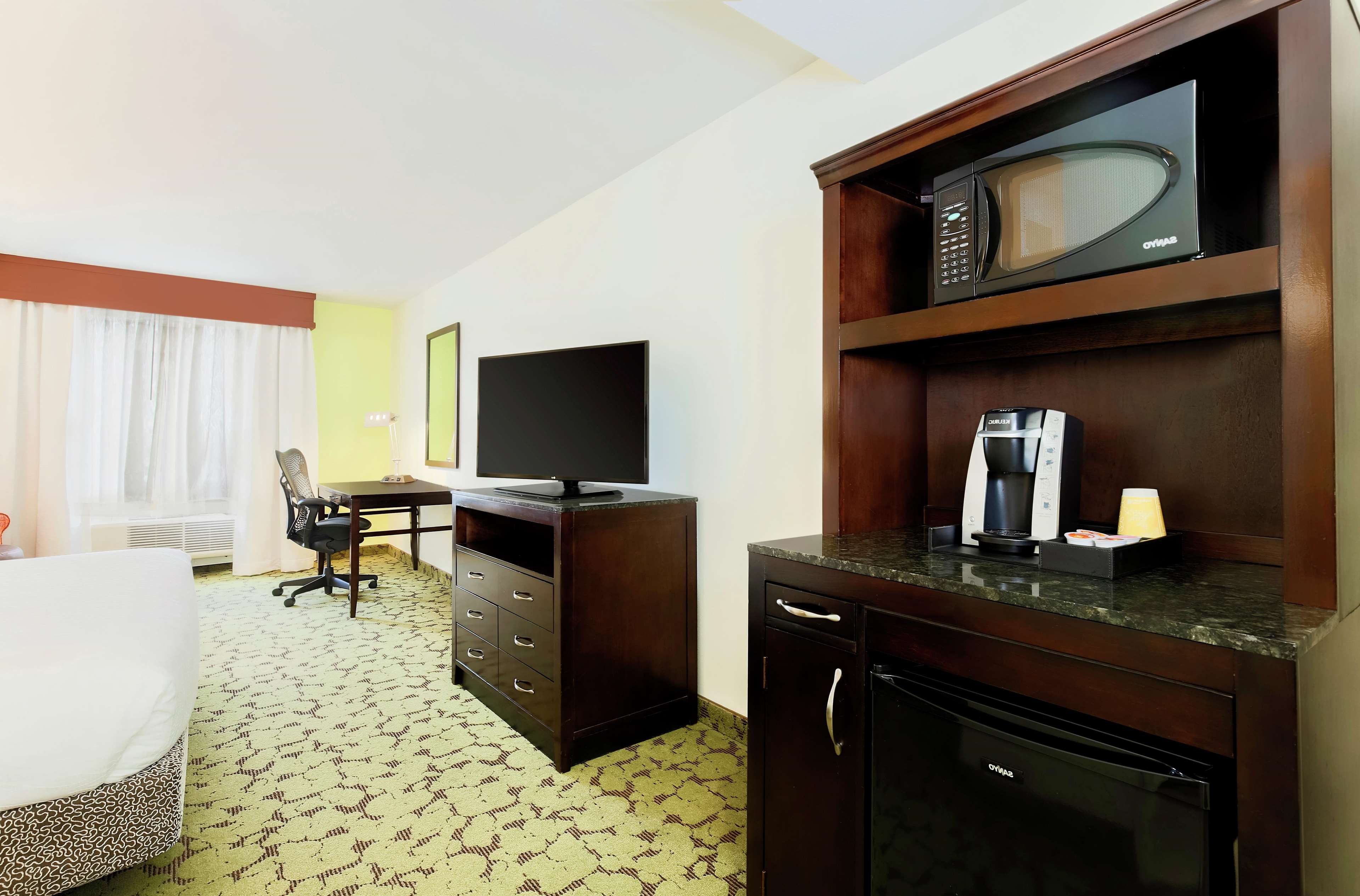 Hilton Garden Inn Dallas Lewisville Photo