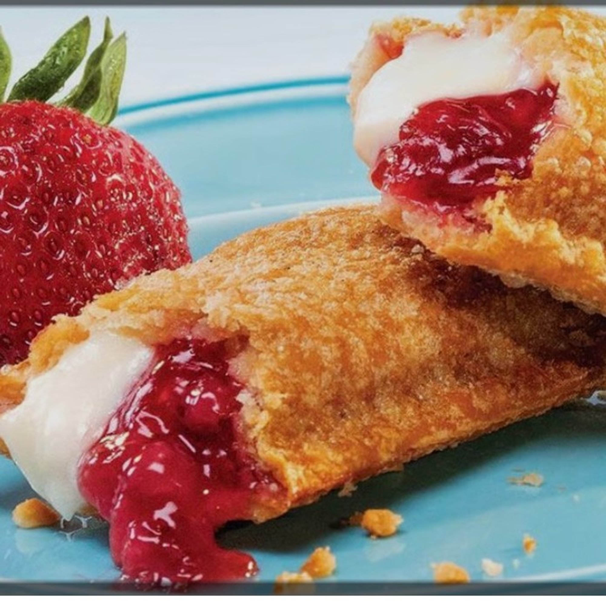 Fried Strawberry cream cheese Pie 1pc
