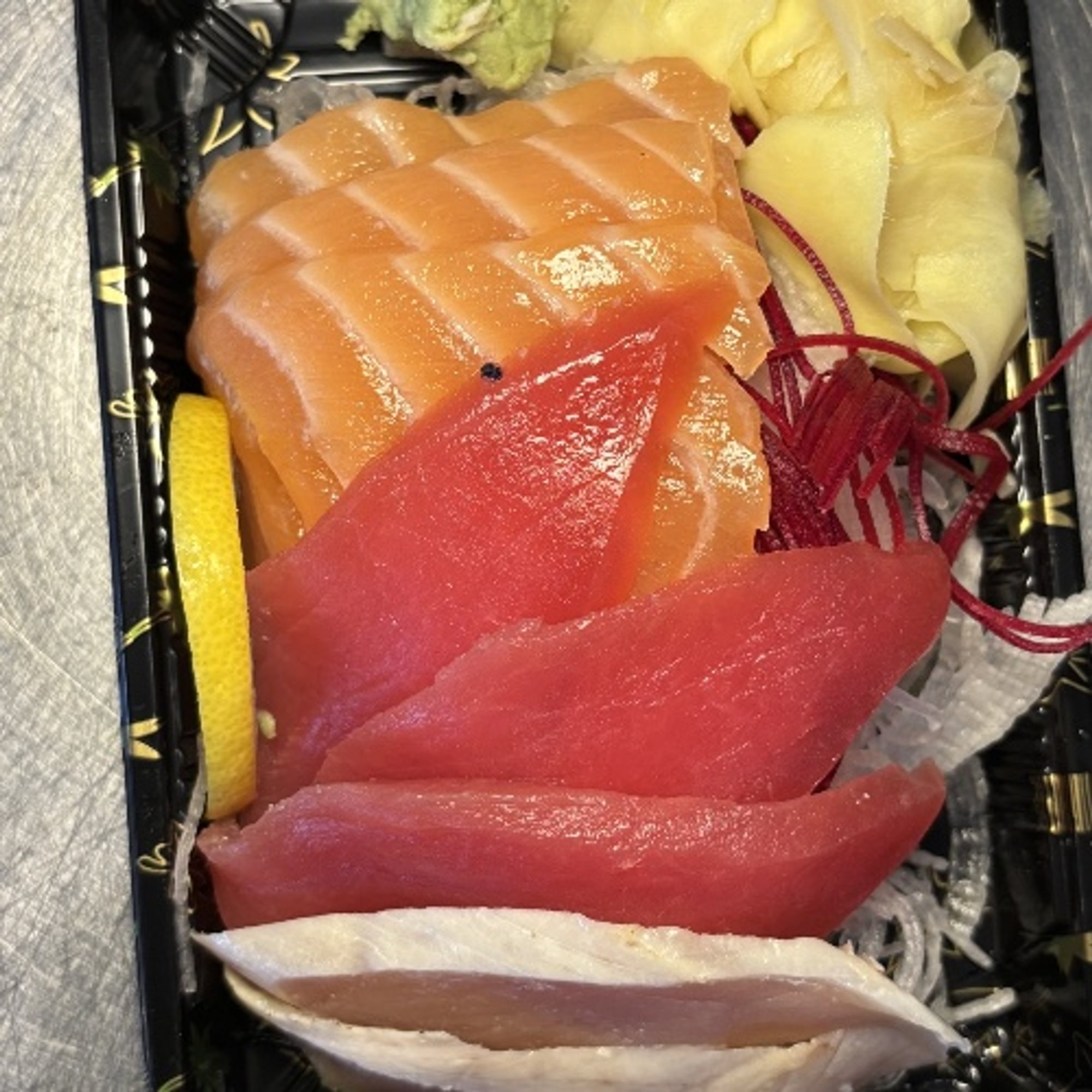 Sashimi Combo W/ Miso (8pc)