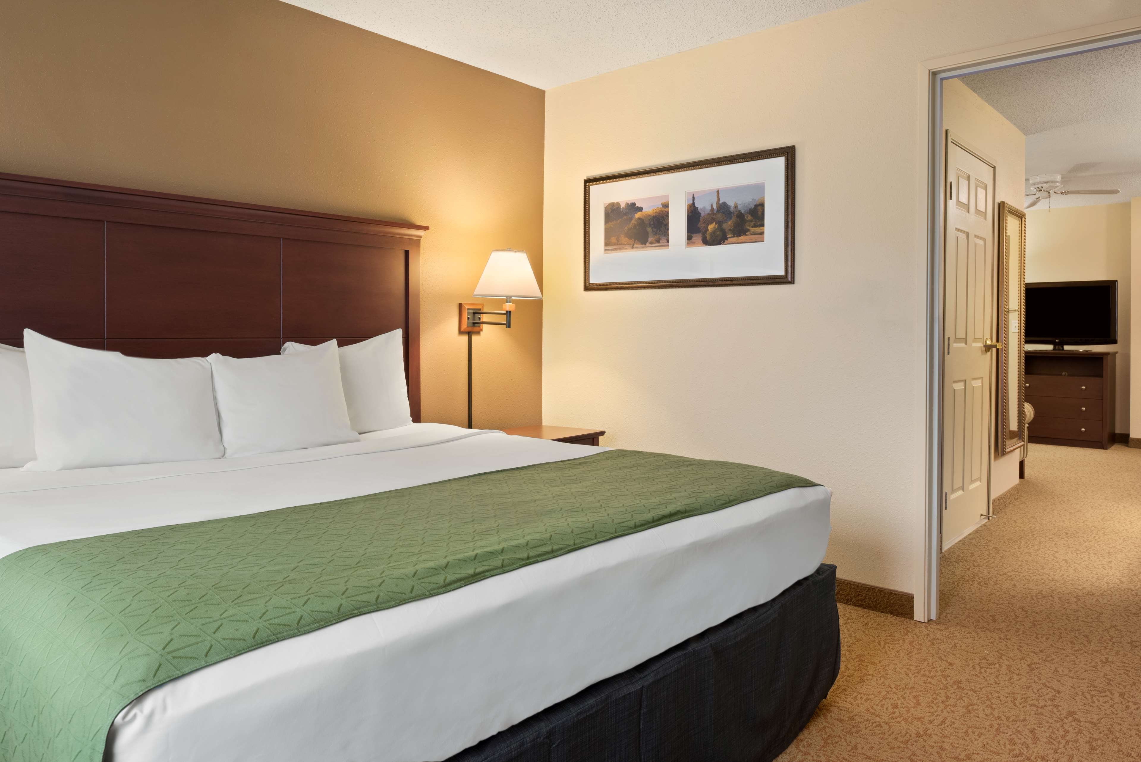 Country Inn & Suites by Radisson, Stevens Point, WI Photo