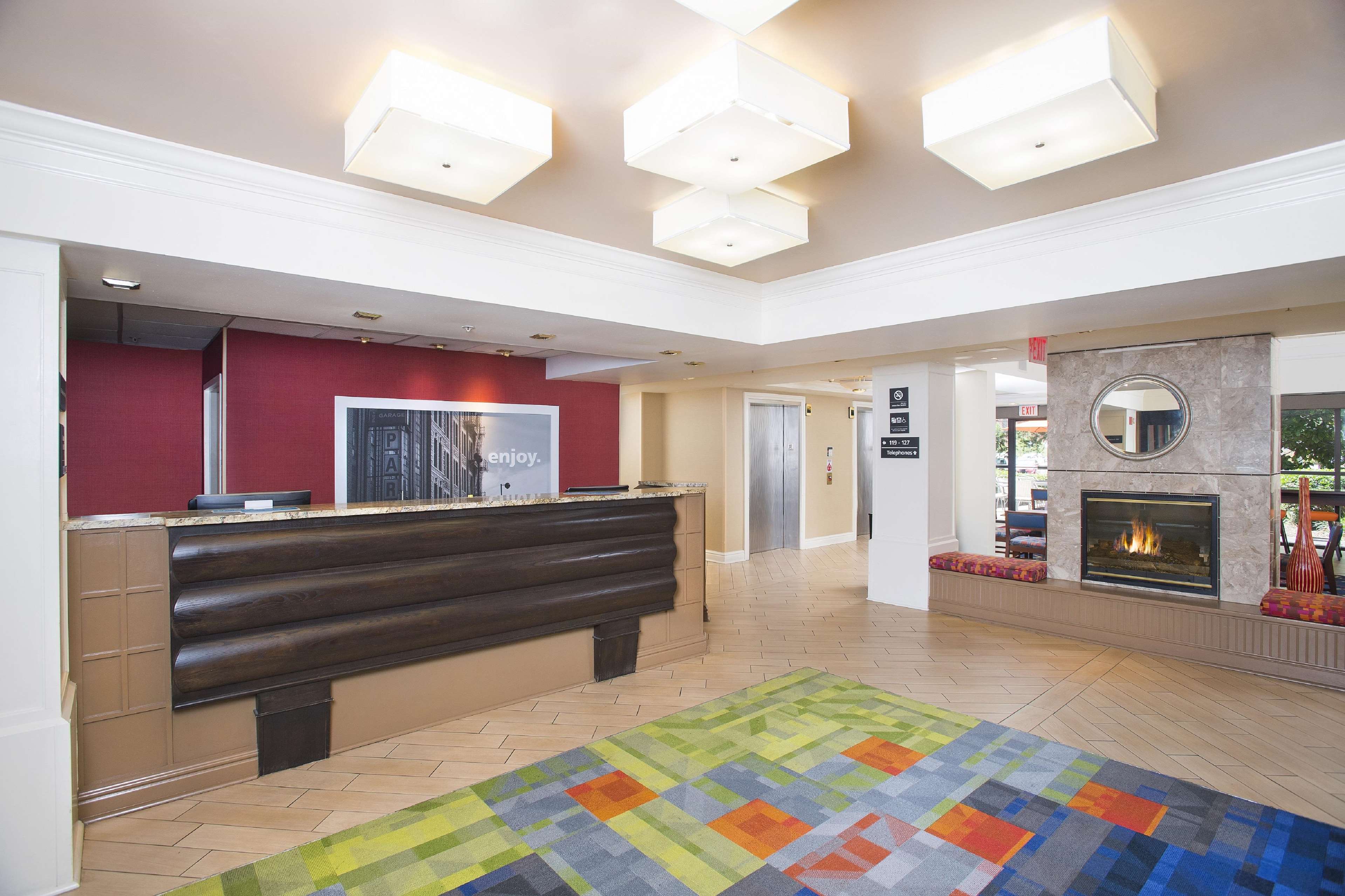 Hampton Inn & Suites Annapolis Photo