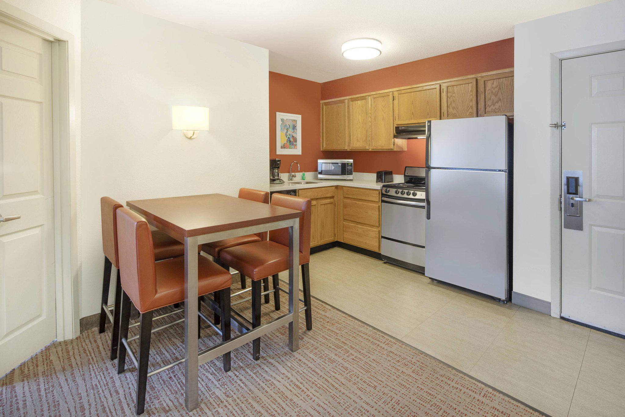 Residence Inn by Marriott Indianapolis Airport Photo