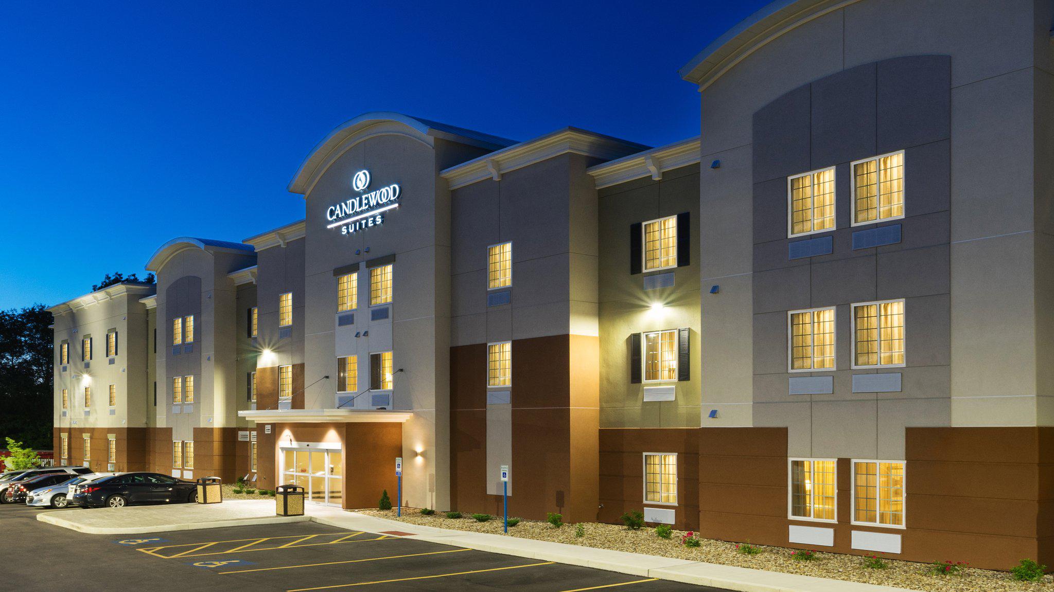 Candlewood Suites Grove City - Outlet Center Photo