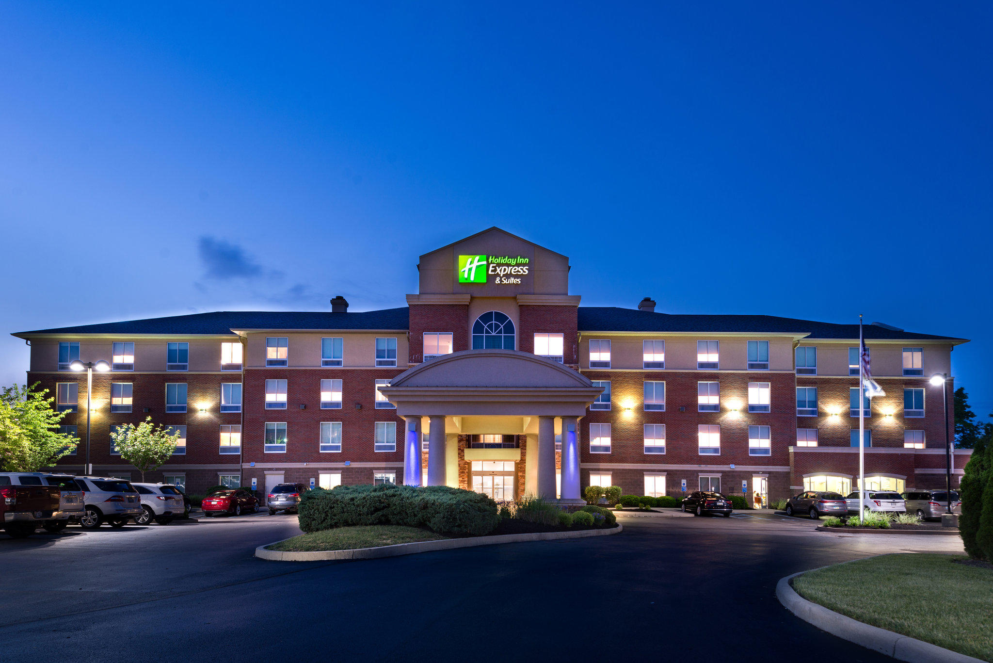 Holiday Inn Express & Suites Cincinnati - Mason Photo