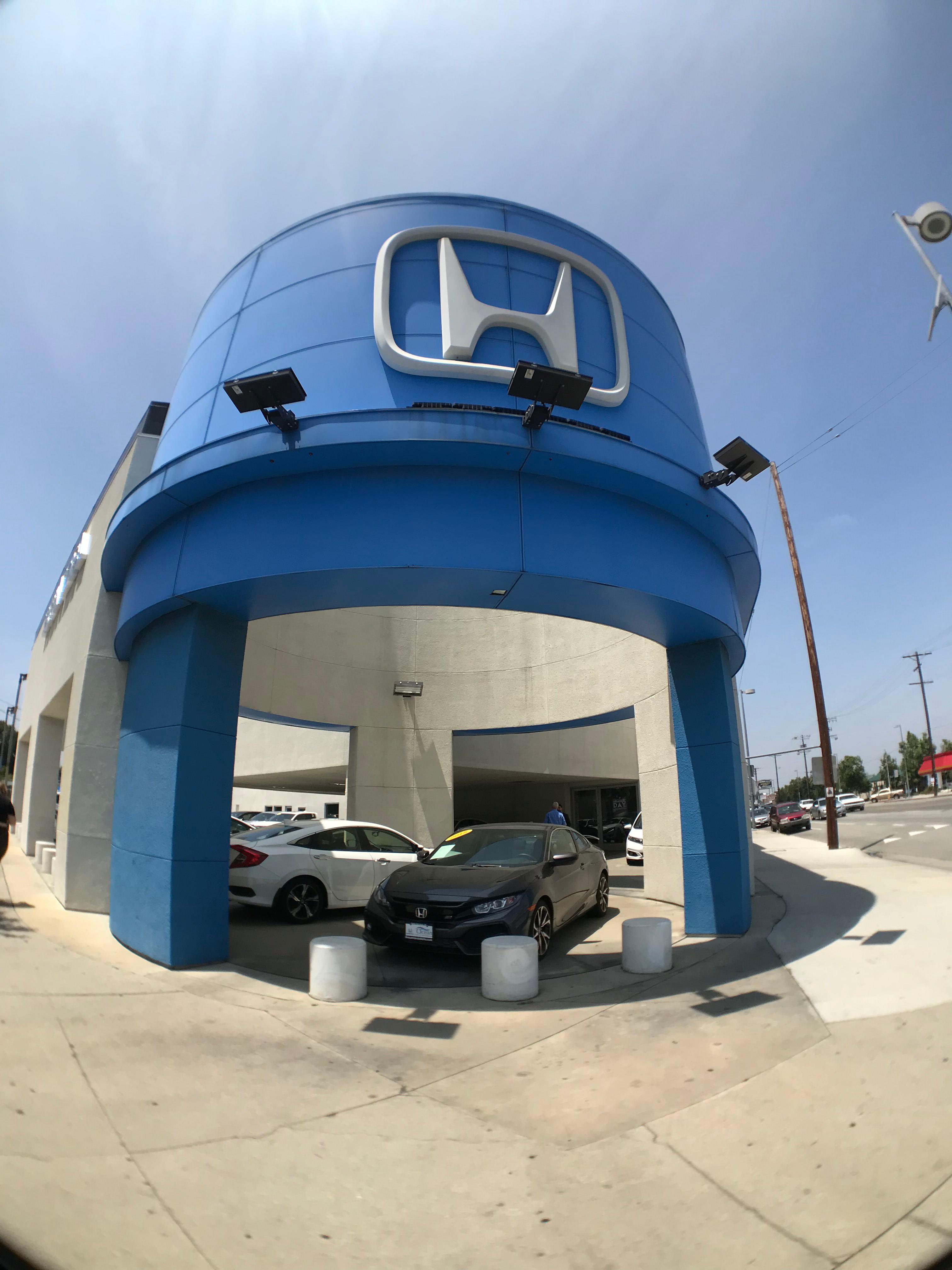 Ocean Honda of North Hollywood Photo