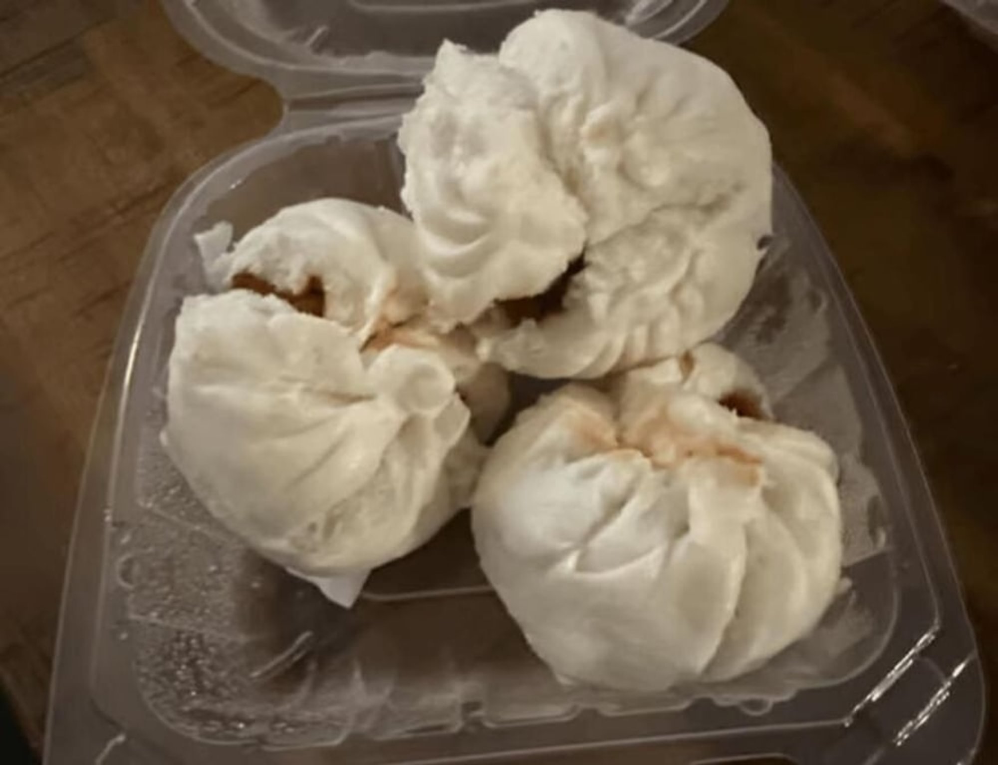 Steamed BBQ Pork Bun / 蒸叉烧包