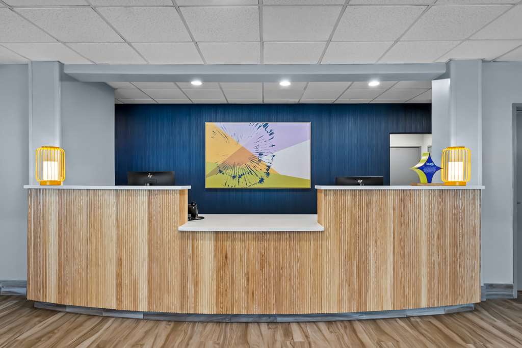 Spark by Hilton Selma Image