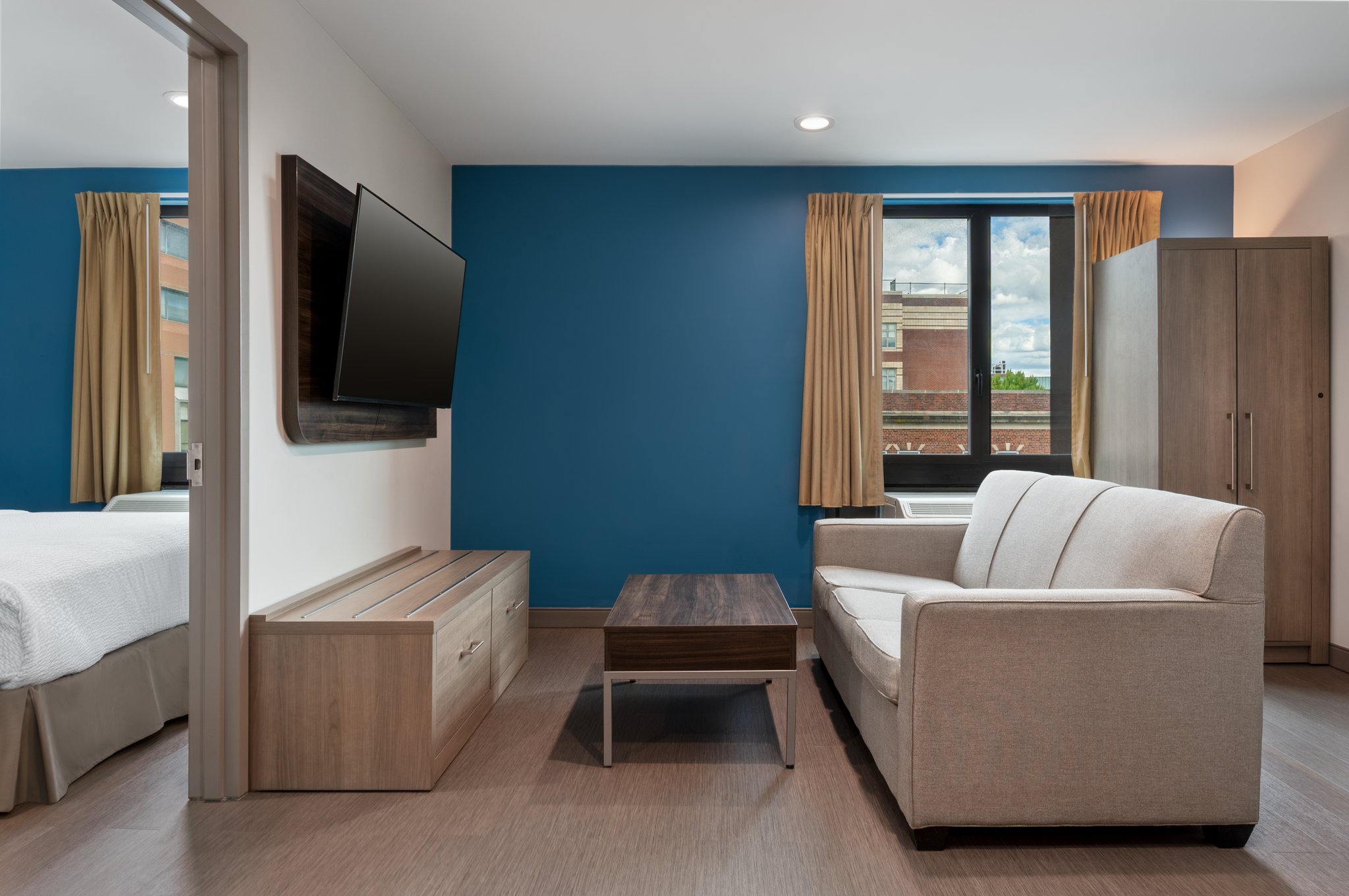 Holiday Inn Express & Suites Bronx - Zoo Area by IHG Image