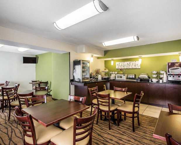Images Sleep Inn & Suites Airport