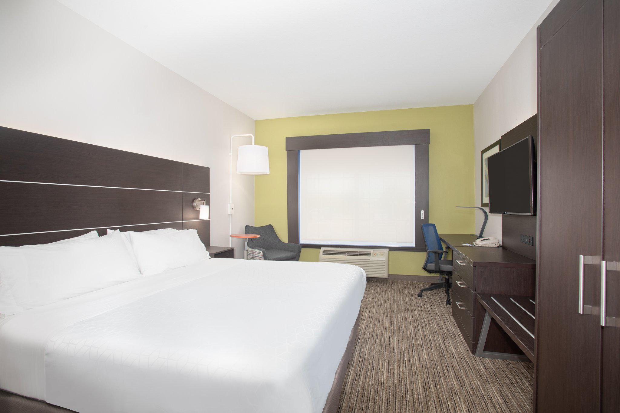 Holiday Inn Express & Suites Longmont Photo