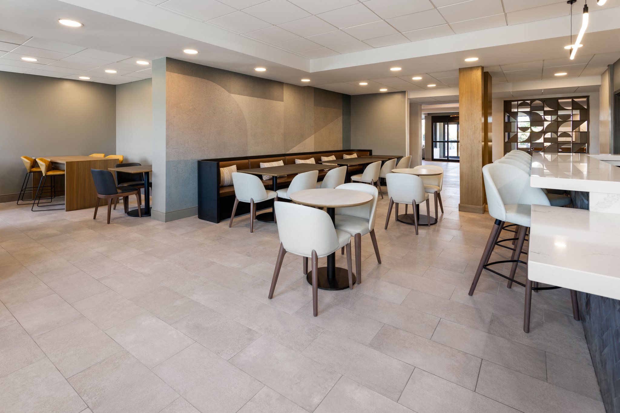 Holiday Inn & Suites Columbia NE - Ft Jackson Area by IHG Image