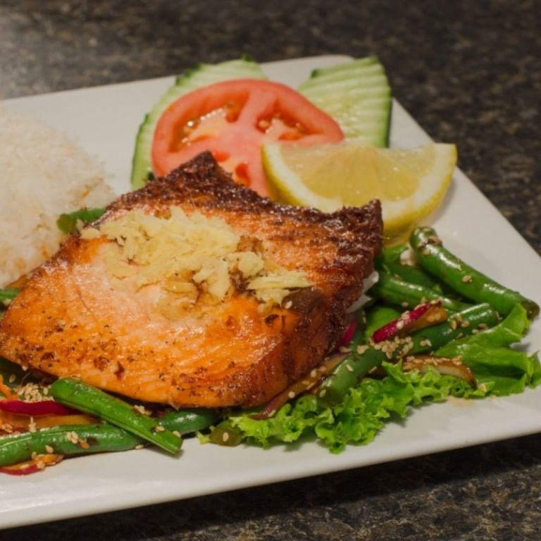 Salmon with Radish (Ca Salmon Gung)