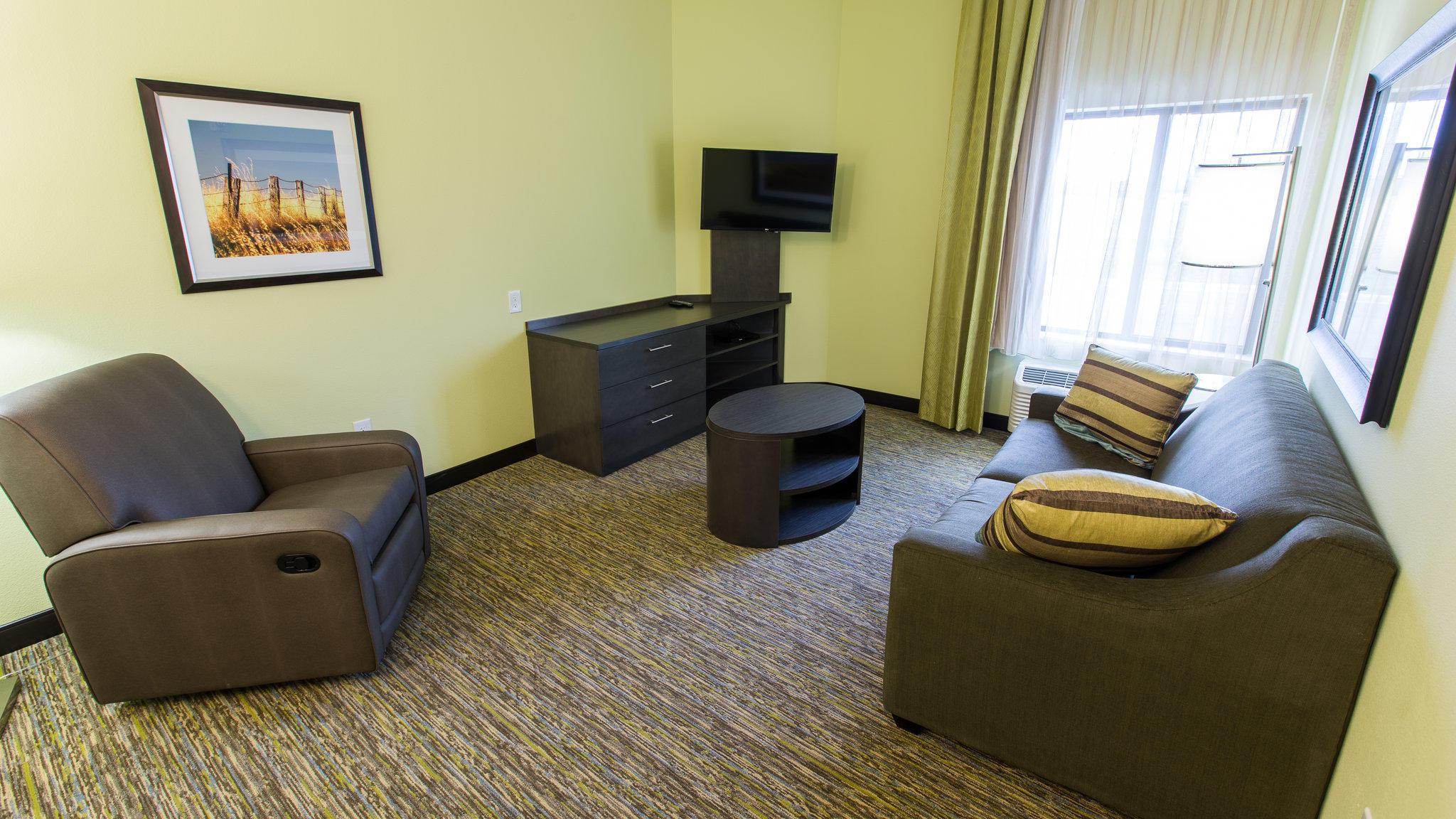 Candlewood Suites Overland Park - W 135th St. Photo