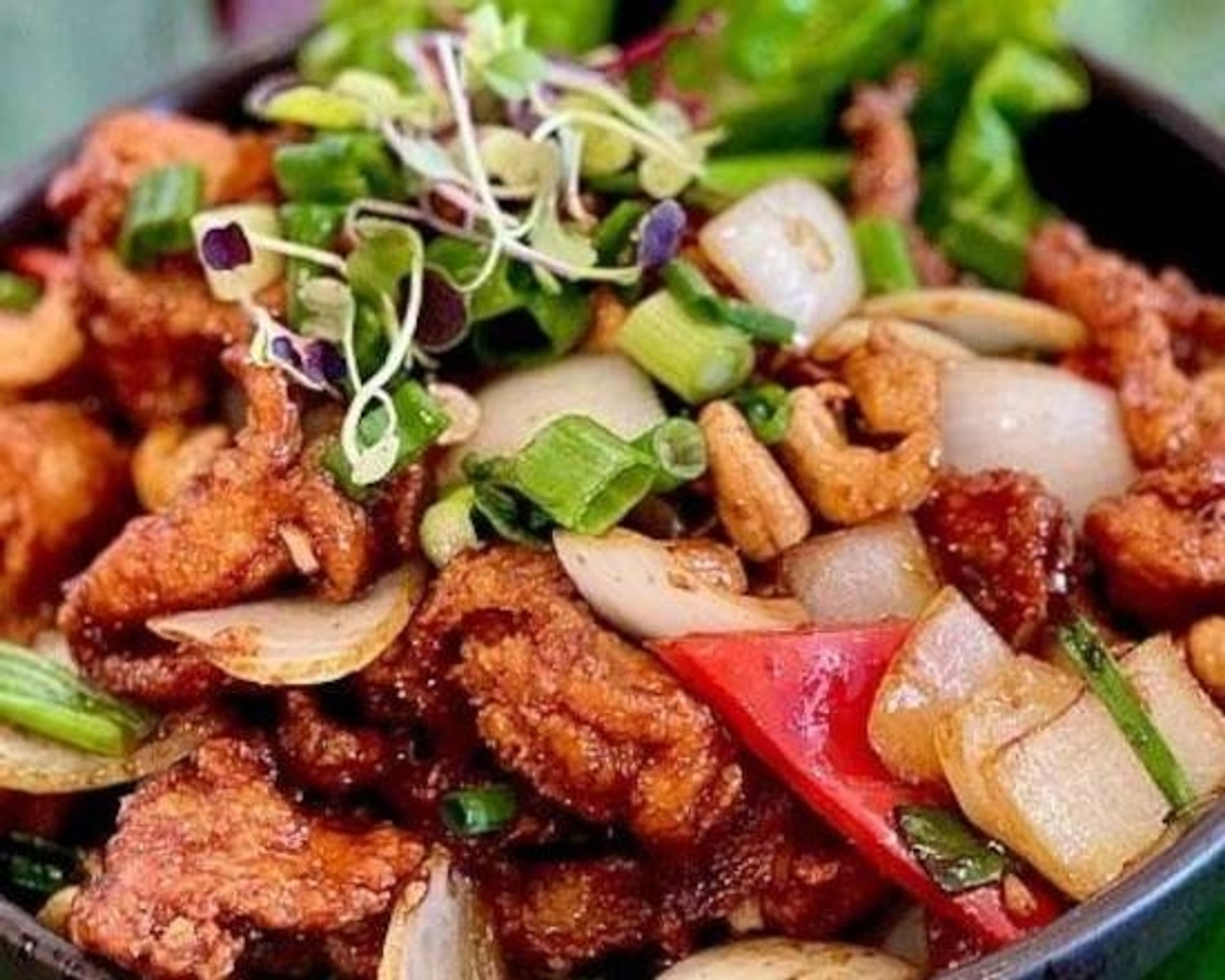Hinmaphan Crispy Chicken ผัดไก่กรอบเม็ดมะม่วง