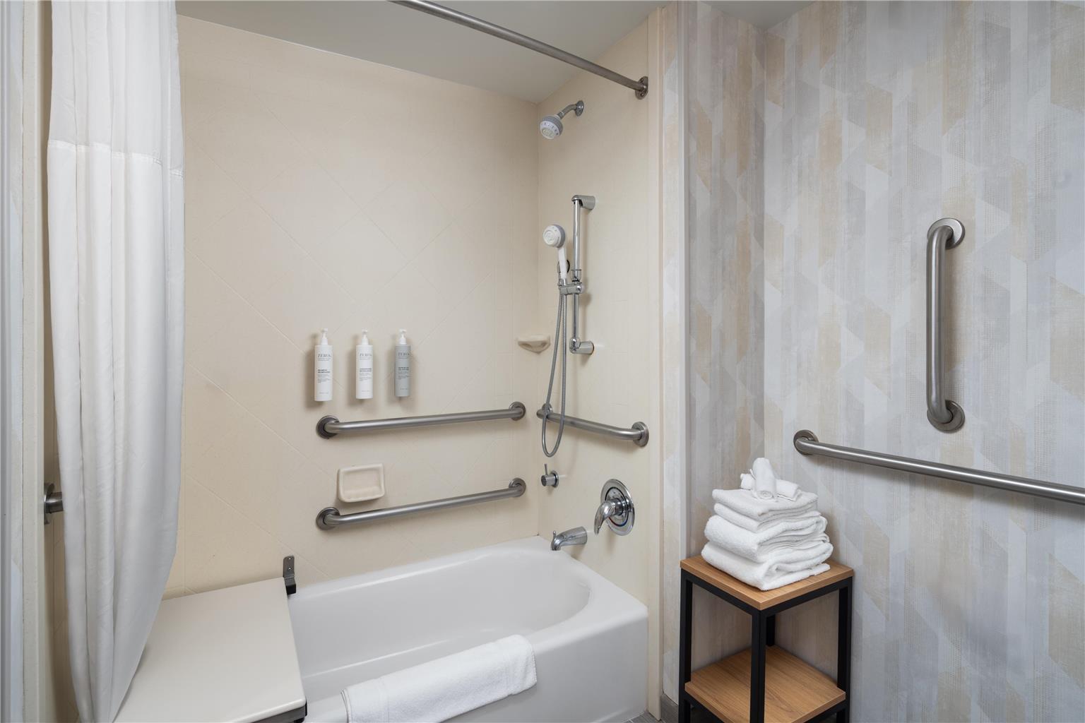 Hampton Inn Neptune/Wall Image