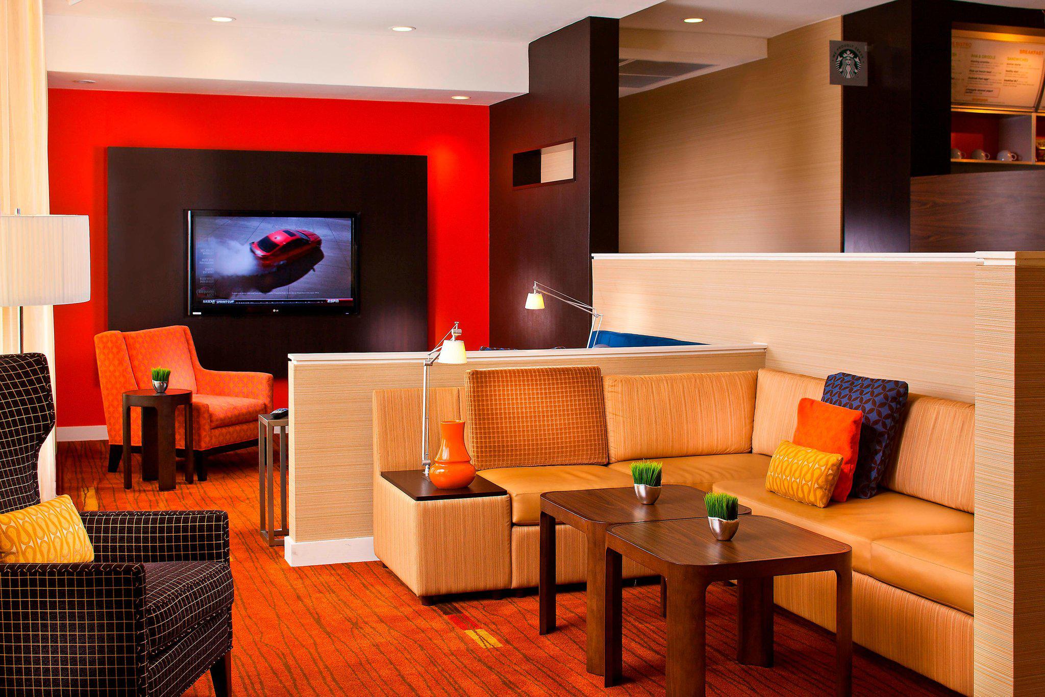 Courtyard by Marriott Melbourne West Photo