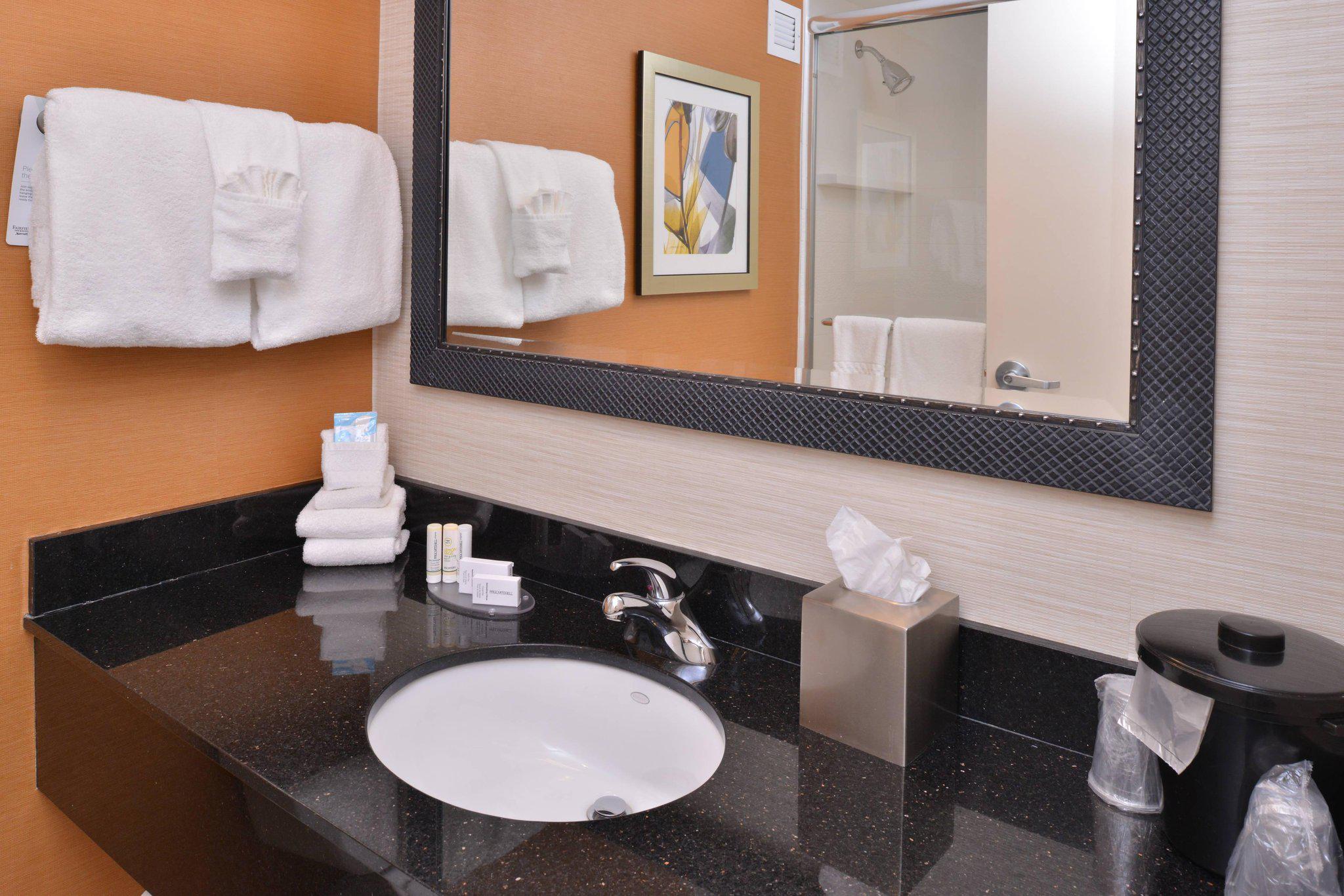 Fairfield Inn by Marriott Rochester Henrietta/University Area Photo