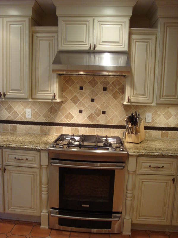 Frugal Kitchens & Cabinets Photo