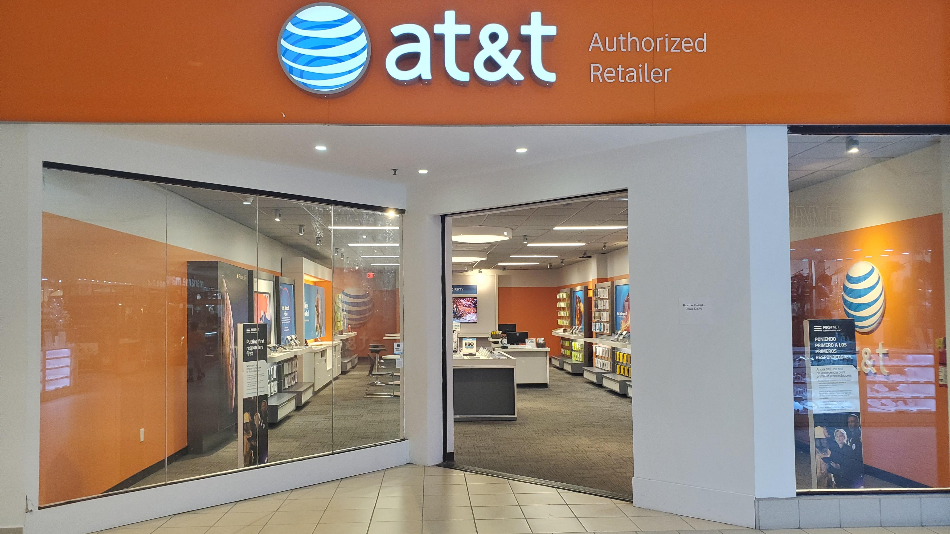 Liberty Store (Formerly AT&T), Guayama