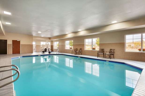Images Best Western Plus Peppertree Inn at Omak