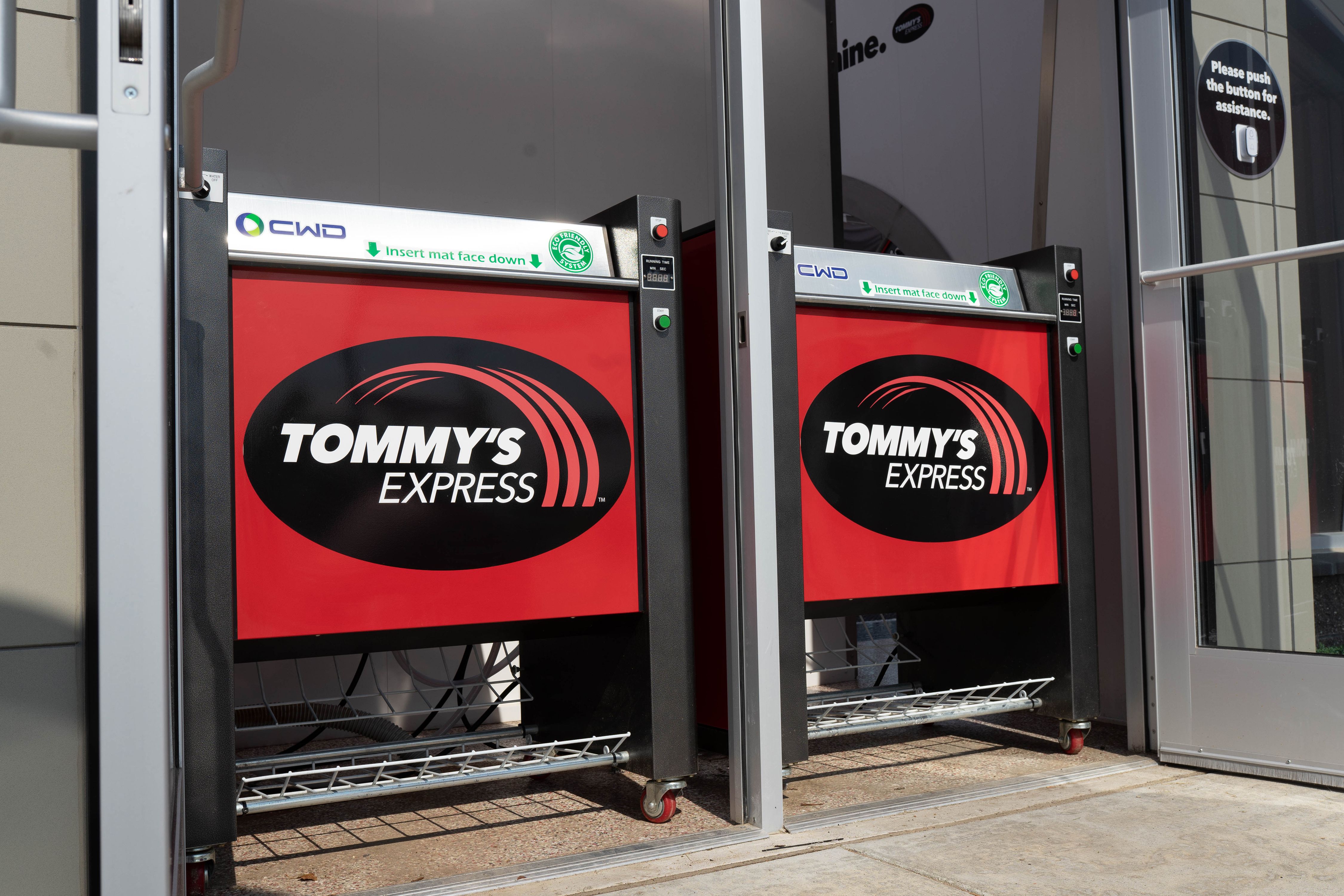 Tommy's Express® Car Wash Photo