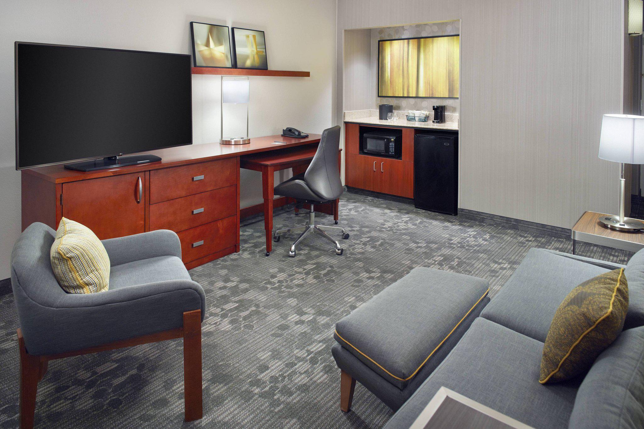 Courtyard by Marriott Charlotte SouthPark Photo