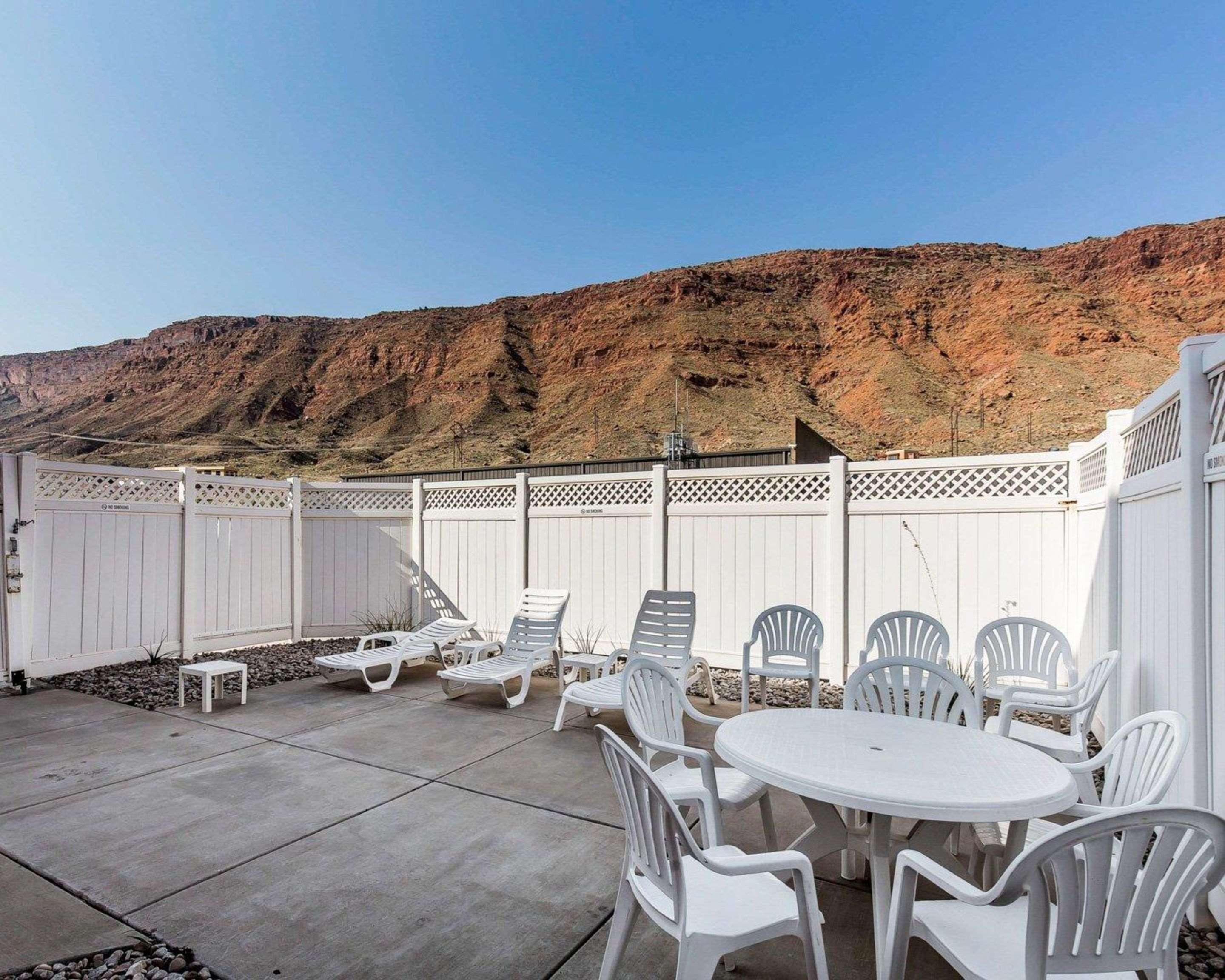 Quality Suites Moab Near Arches National Park Photo