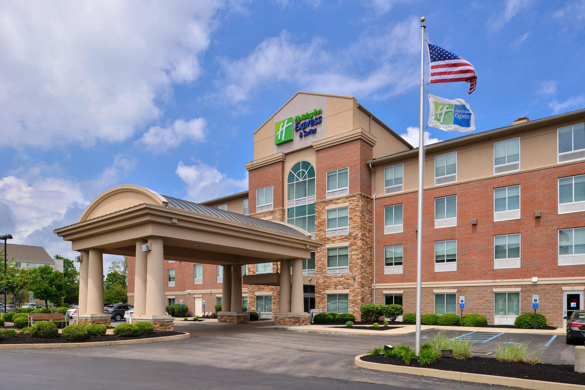 Holiday Inn Express & Suites Cincinnati - Mason Photo